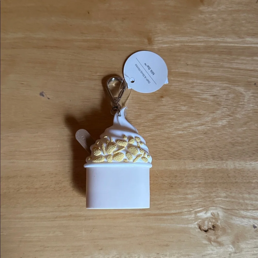 Bath & Body Works x Milk Bar Cereal Milk Soft Serve PocketBac Holder